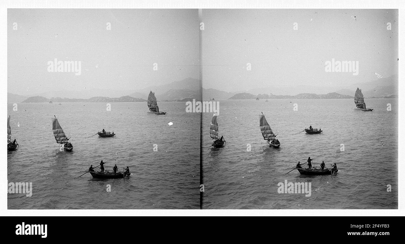 Hong Kong. Bateaux sampan en face de la côte Banque D'Images