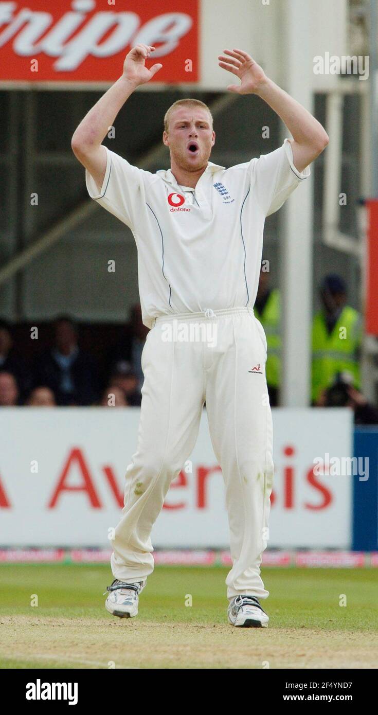 2E TEST ANGLETERRE V AUSTRALIE À EDGBASTON 3E JOUR FLINTOFF 6/8/2005 PHOTO DAVID ASHDOWNTEST CRICKET Banque D'Images