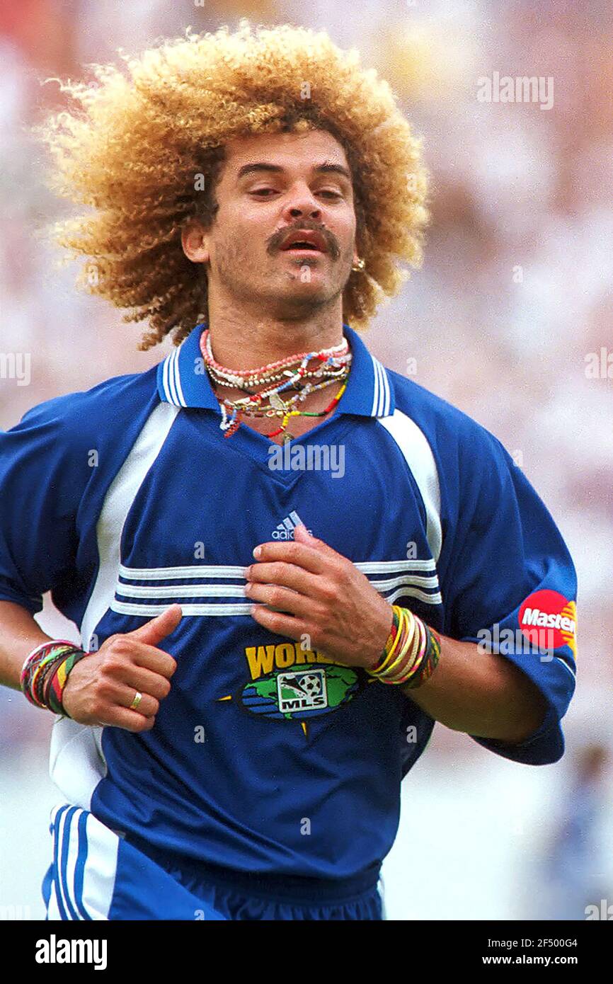 Carlos Valderrama jouant pour l'équipe mondiale en 1999 MLS All-Star Banque D'Images