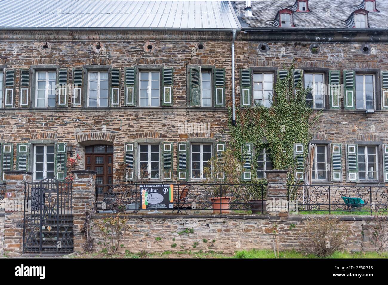 Architecture dans la vallée de la Moselle, Hatzenport, Allemagne Banque D'Images