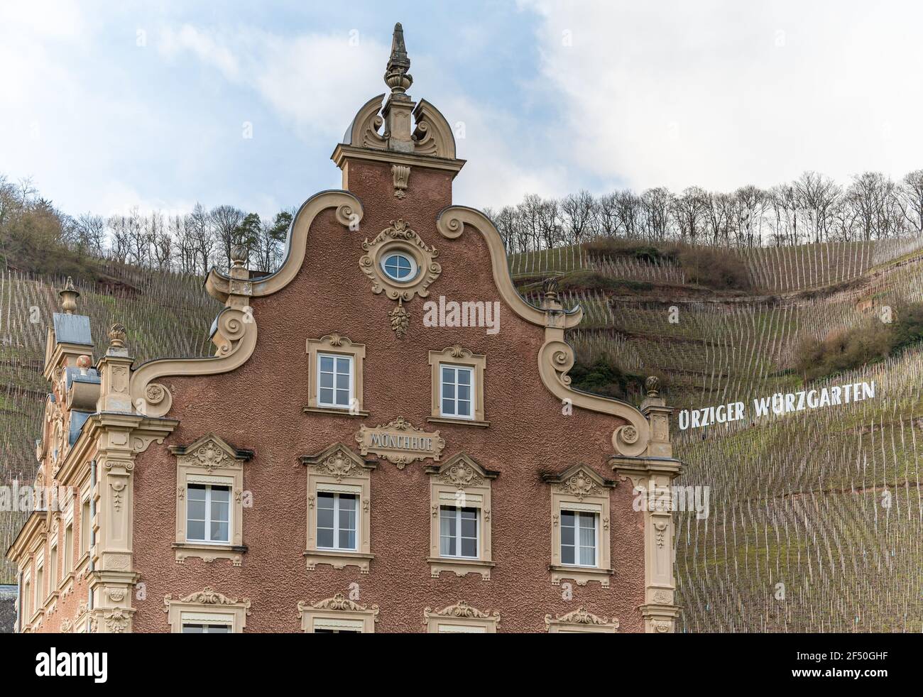 Architecture viticole dans la vallée de la Moselle, Mönchhof, Ürzig, Allemagne Banque D'Images