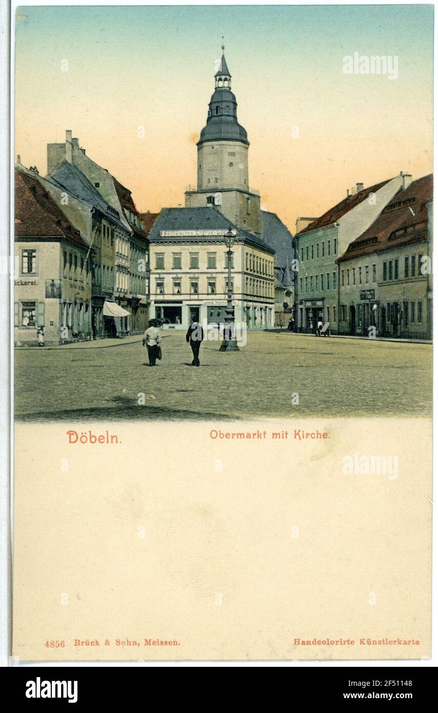 Obermarkt avec église Dubbing. Obermarkt avec église Banque D'Images