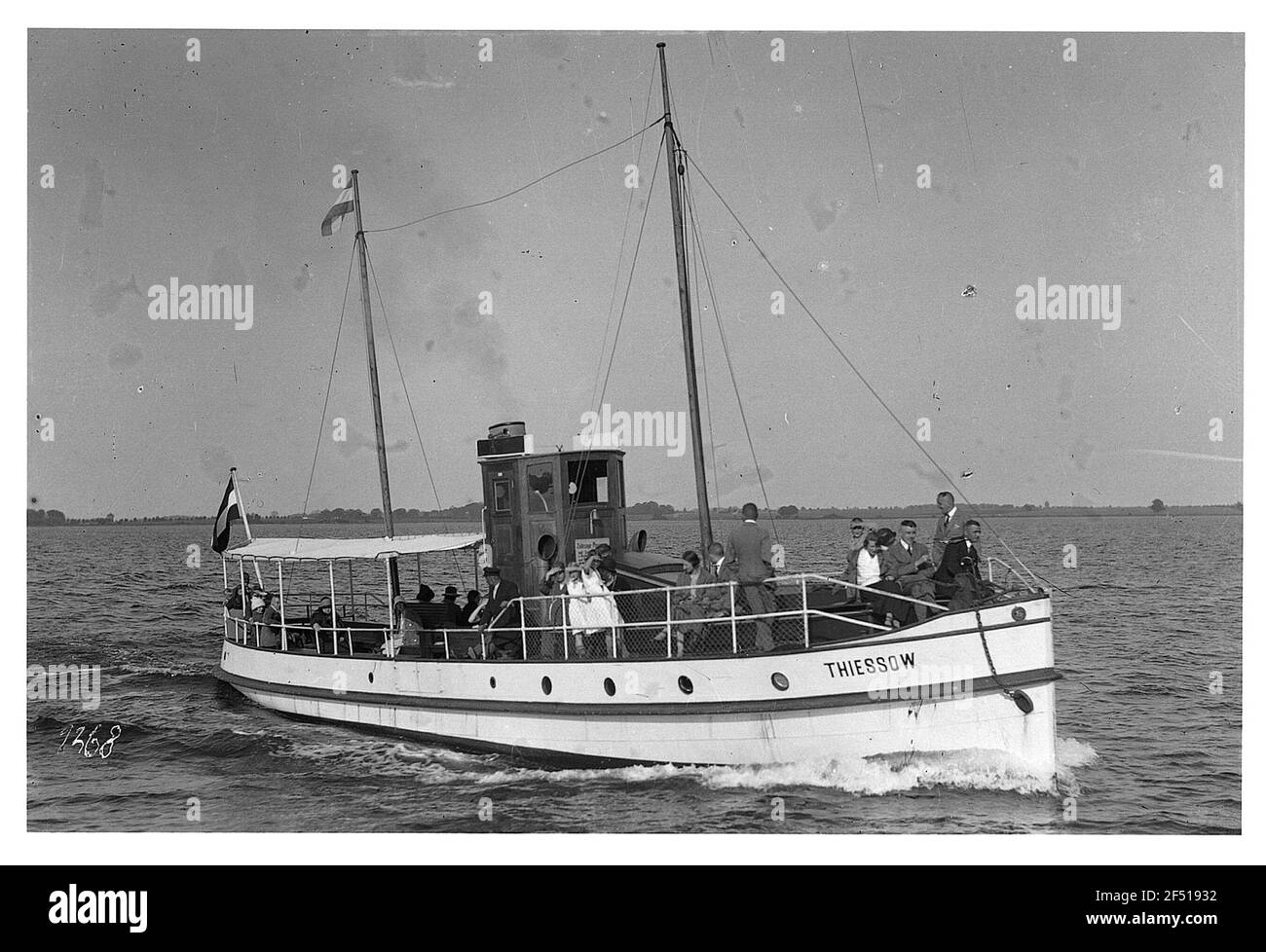 Rügen / Allemagne: Excursion bateau à vapeur Thiessow avec des passagers sur le pont Banque D'Images