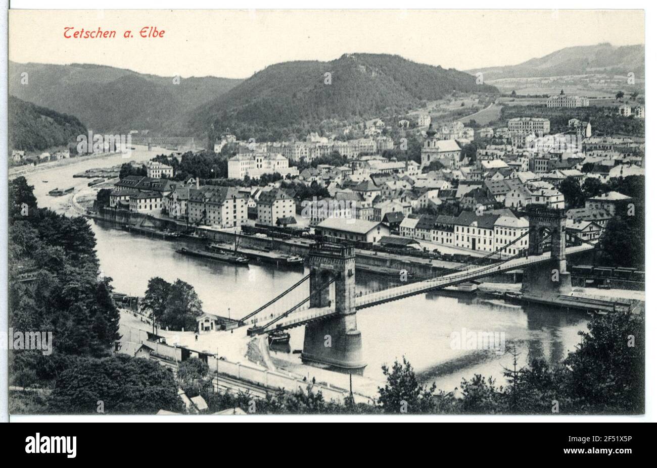 Regardez Tetschen, Elbe avec le pont de Tetschen. Vue depuis le mur du berger avec Elbbrücke (1855) Elbab Banque D'Images