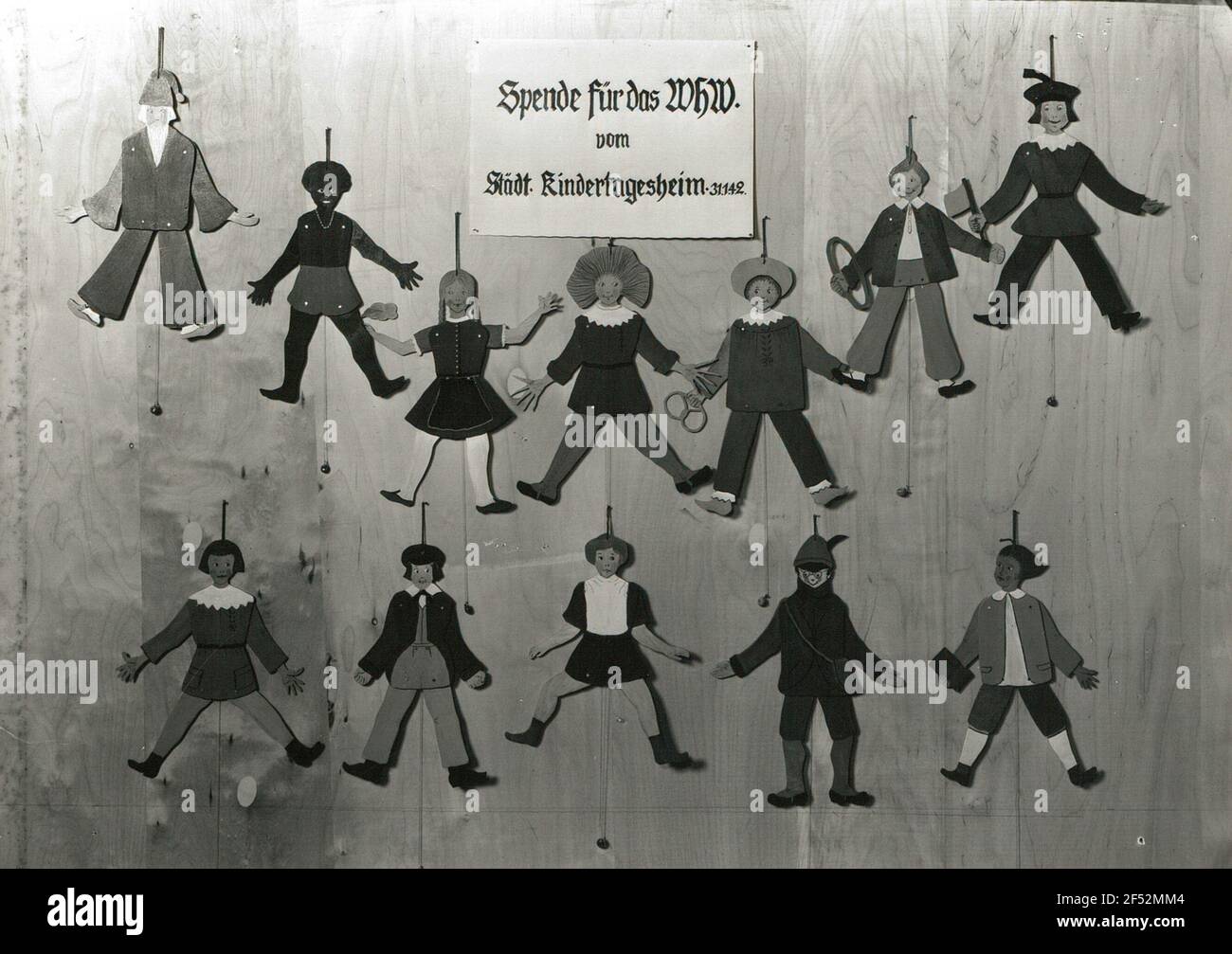 Hampelmen pour les figures de la 'truwelpeter' de H. Hoffmann (don pour l'assistant d'hiver de la journée des enfants) à Roßwein. Bois, scié, peint. 1941/1942 Banque D'Images