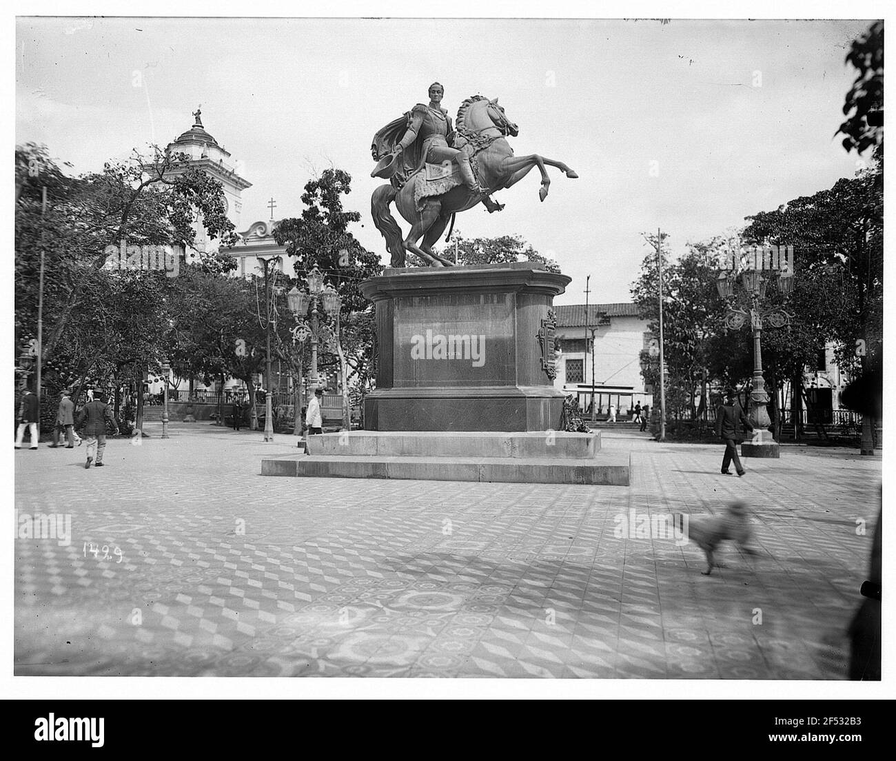 Caracas (Venezuela). Vieille ville. Place Bolivar (Plaza Bolívar de Caracas). Vue sur le quartier avec le monument Simón Bolívars Banque D'Images