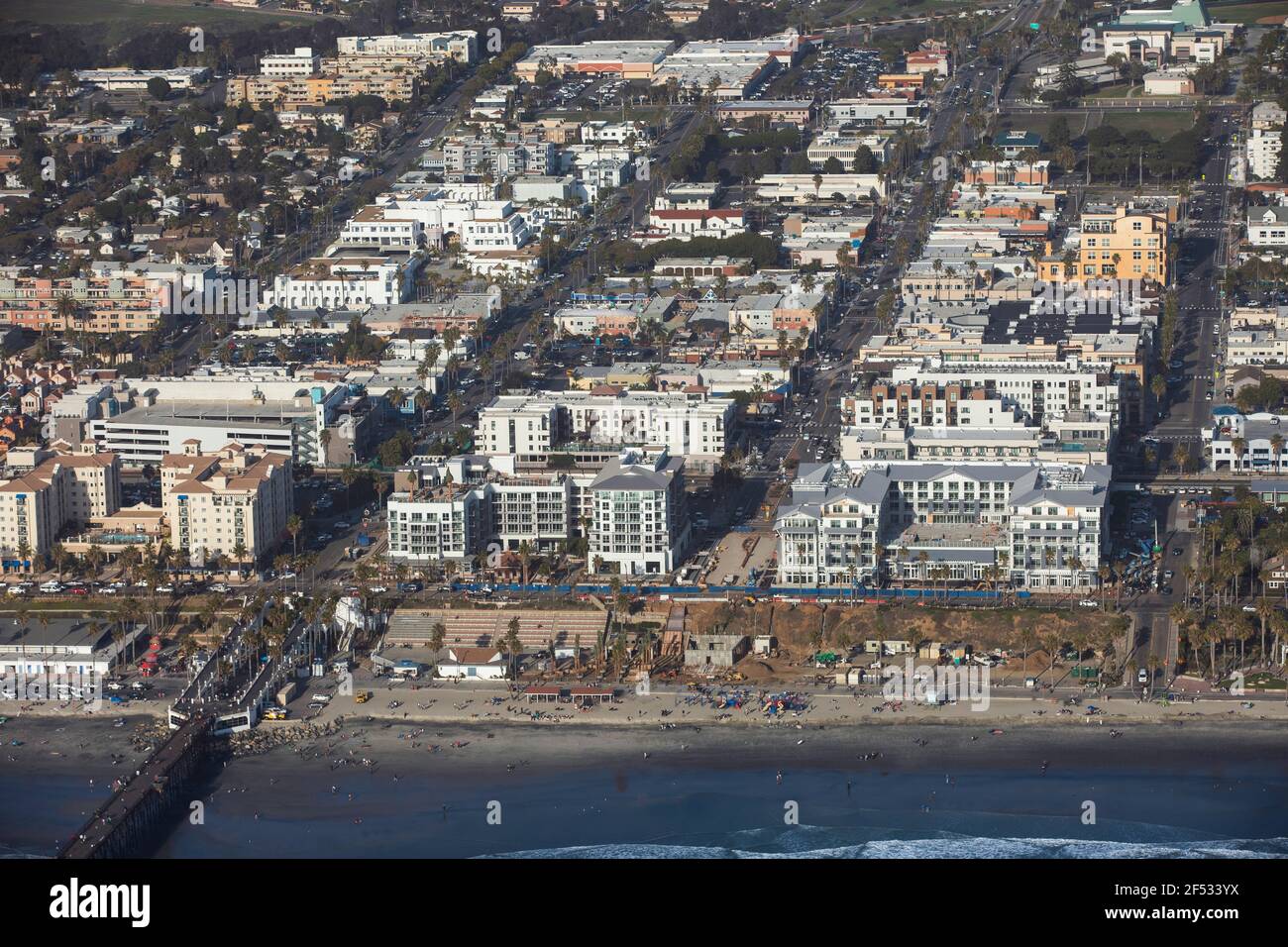 Vue aérienne de jour du centre-ville d'Oceanside, Californie, États-Unis. Banque D'Images