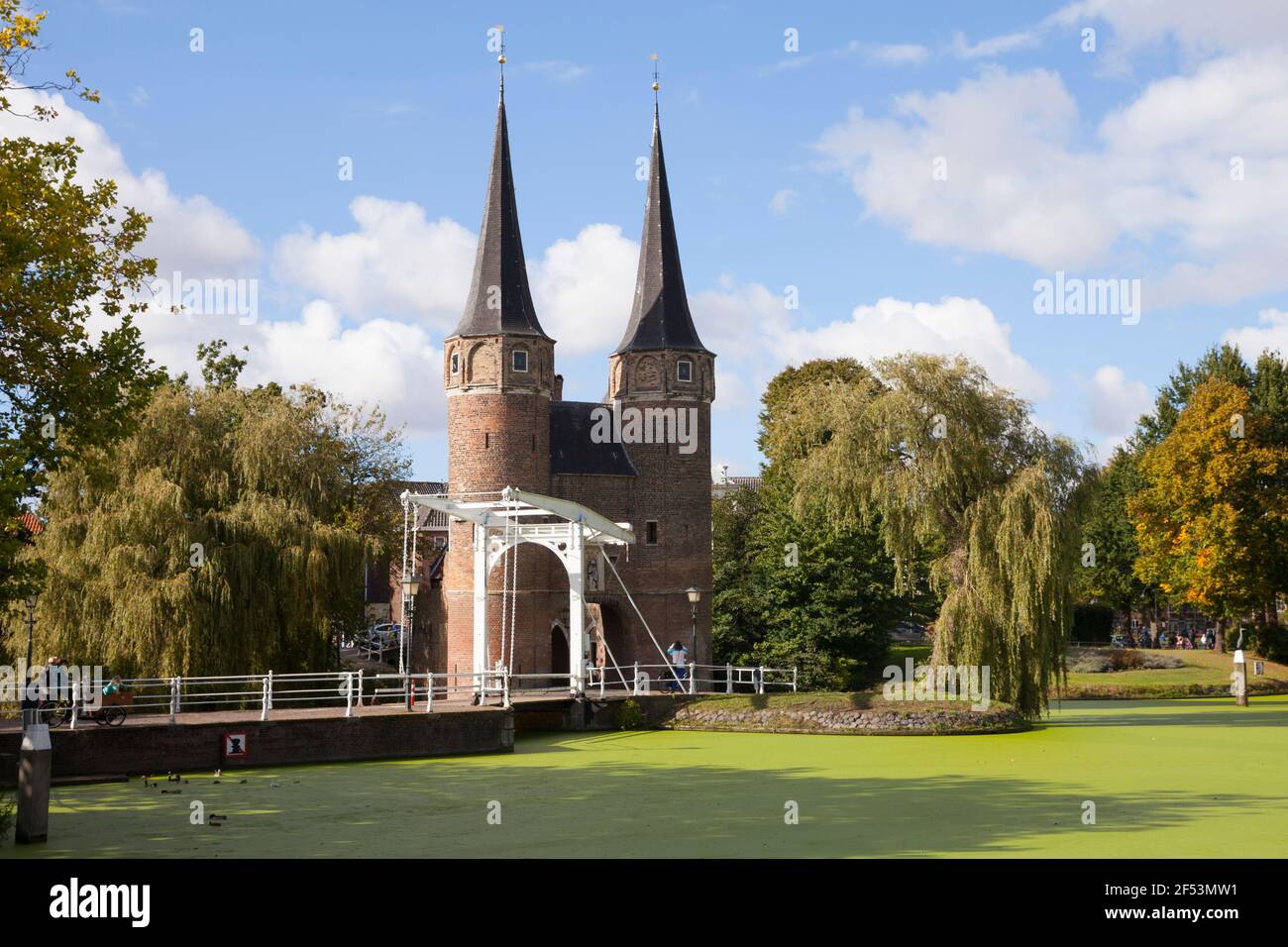 Géographie / voyage, pays-Bas, pays-Bas, Delft, porte de ville Oostpoort, Pont-levis, droits-supplémentaires-autorisation-Info-non-disponible Banque D'Images