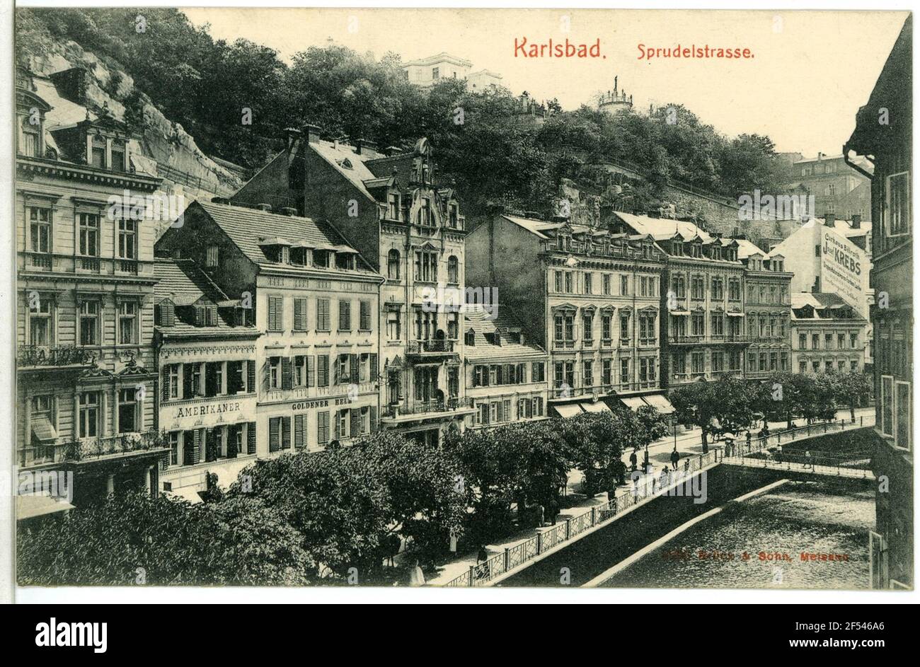 Route de Spudel Carlsbad. Route de Sprudel avec la maison américaine et casque d'or Banque D'Images