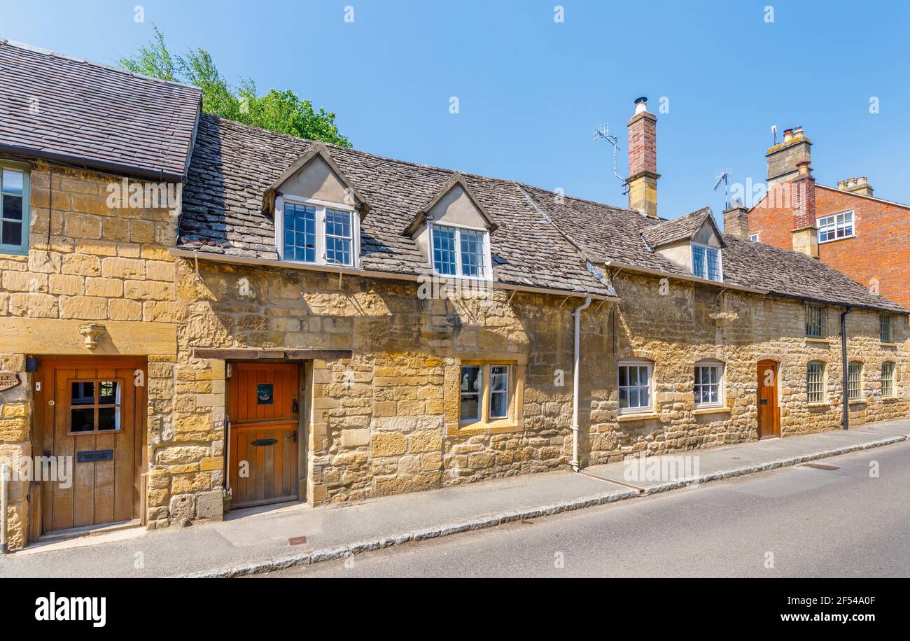 Maisons typiques en pierre de Cotswold en bord de route à Chipping Campden, une petite ville de marché dans les Cotswolds à Gloucestershire Banque D'Images