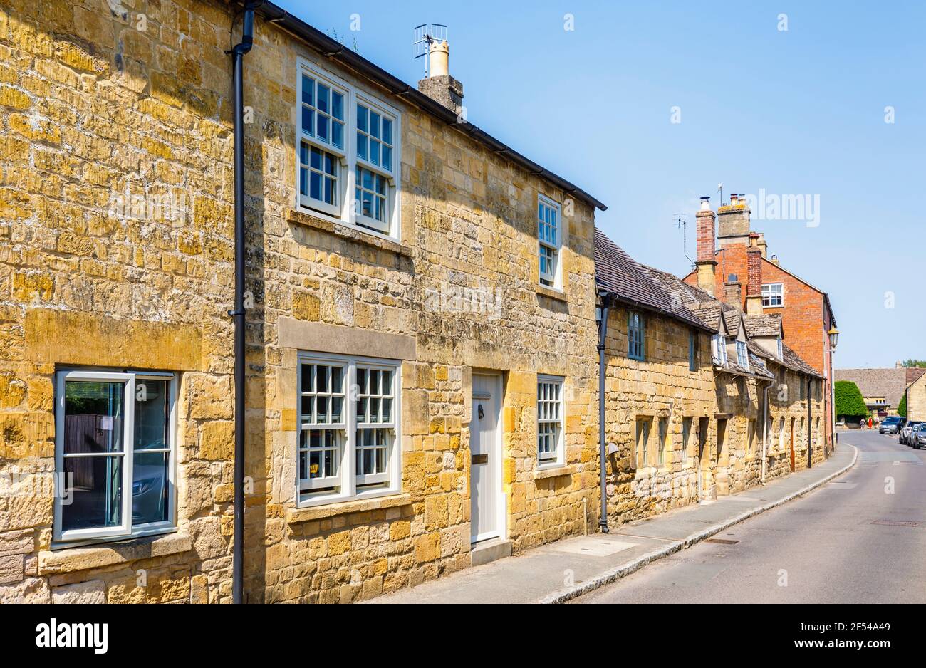 Maisons typiques en pierre de Cotswold en bord de route à Chipping Campden, une petite ville de marché dans les Cotswolds à Gloucestershire Banque D'Images