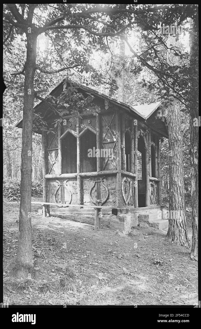 Seußlitz. Cabane de protection dans le Golkwald Banque D'Images