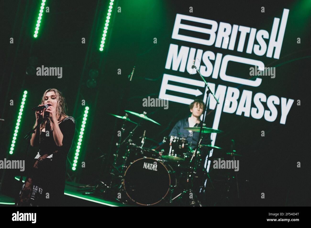 Baby Queen (Bella Latham) joue sur scène pour l'ambassade de musique britannique dans le cadre de SXSW Online 2021. Banque D'Images