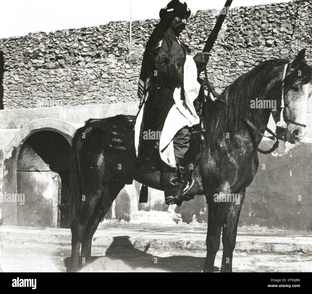 Guerrier kurde à cheval Banque D'Images