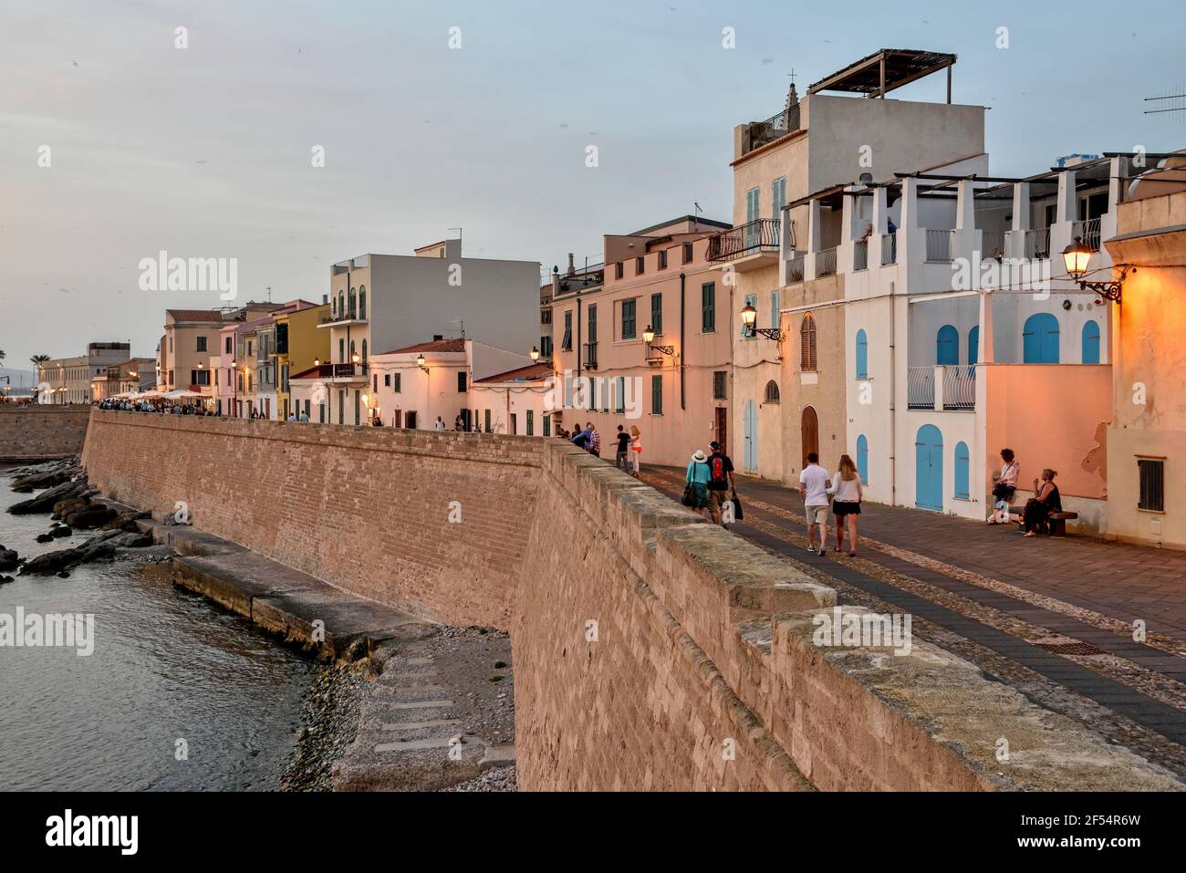 Géographie / Voyage, Italie, Sardaigne, mur de la vieille ville d'Alghero, province Sassari, Italie, droits-supplémentaires-décharge-Info-non-disponible Banque D'Images