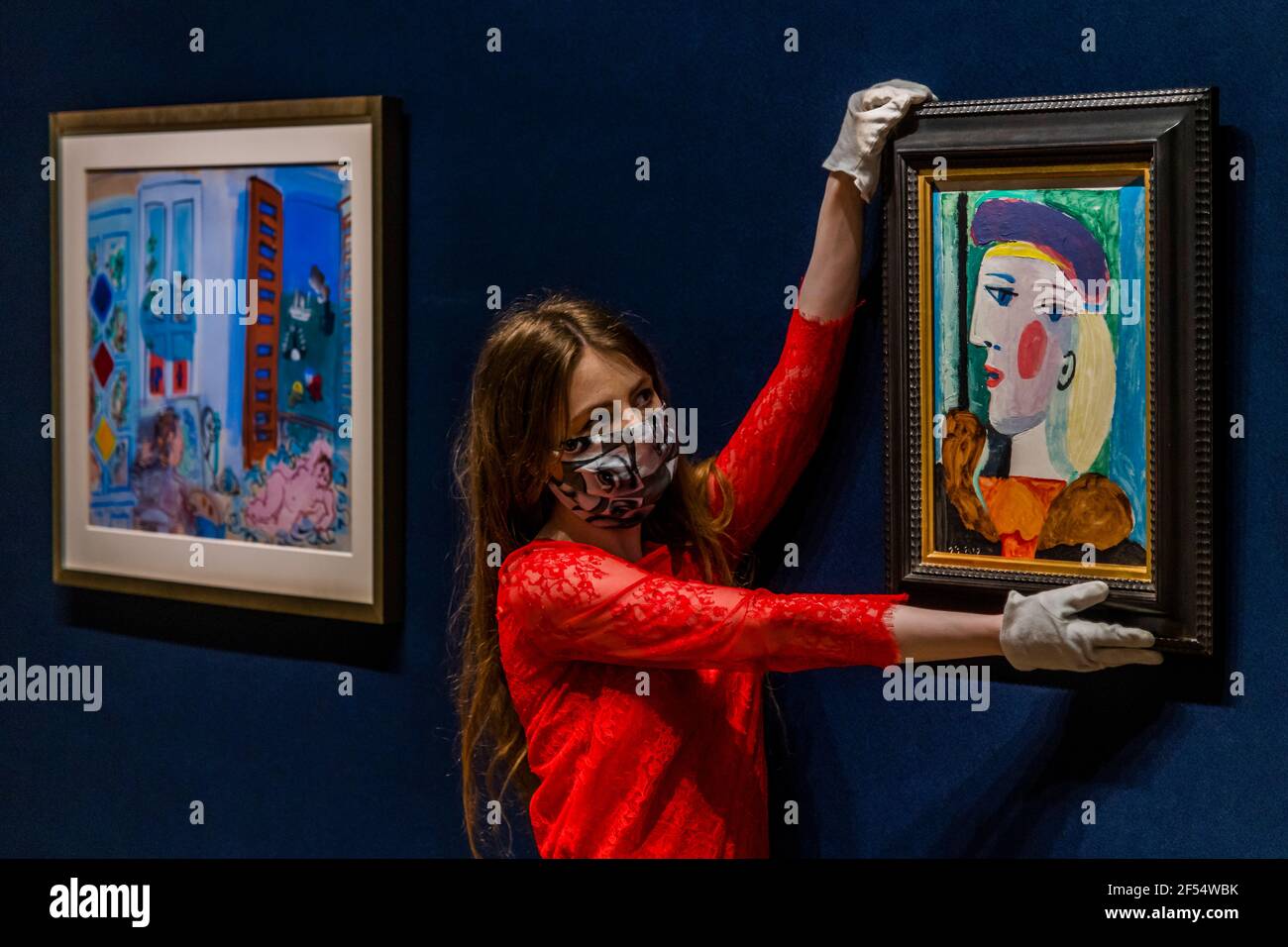 Londres, Royaume-Uni. 24 mars 2021. Femme au Béret mauve, 1937 par Pablo Picasso. Estimation: $10,000,000-15,000,000 avec Raoul Dufy, l'atelier de l'artiste, est $120-180,000 - le portrait Picasso, invisible depuis près de 40 ans, est présenté dans des villes du monde entier avant d'être offert à la vente à Bonhams Impressionniste et d'Art moderne à New York le jeudi 13 mai. Crédit : Guy Bell/Alay Live News Banque D'Images