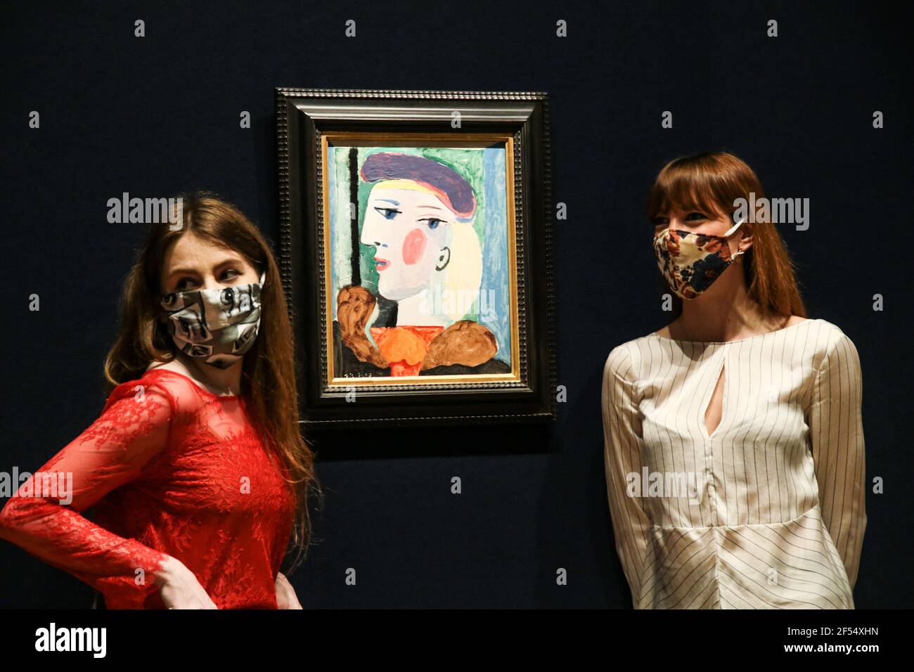 Londres Royaume-Uni 24 mars 2021 UN grand portrait Picasso invisible depuis près de 40 ans, Femme au Béret mauve sera présenté dans des villes du monde entier avant d'être offert à la vente à Bonhams Impressionist et Modern Art à New York le jeudi 13 mai. Il a une estimation de $10,000,000-15,000,000.Paul Quezada-Neiman/Alamy Live News Banque D'Images