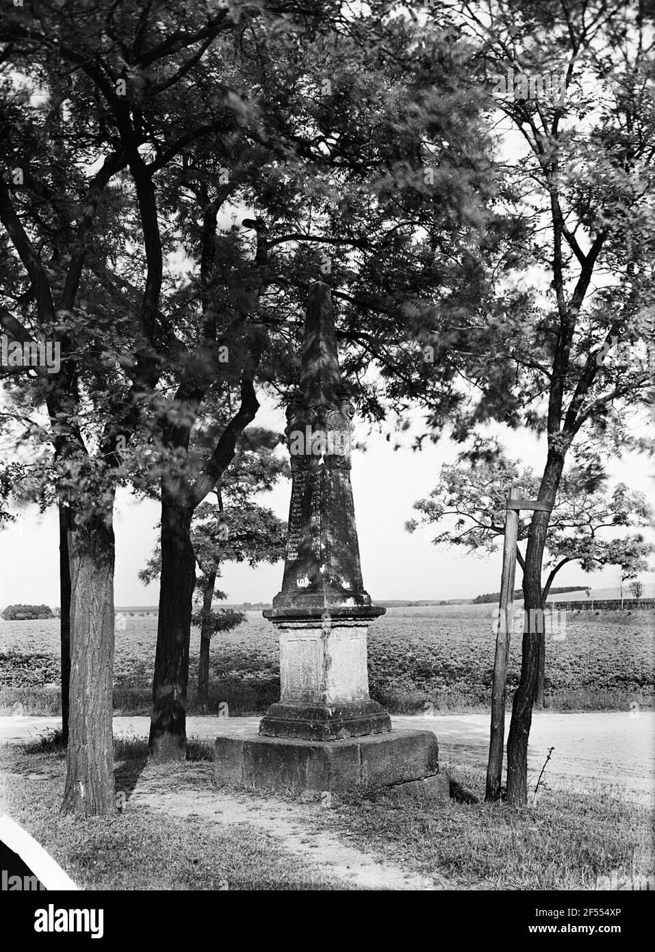 Radeburg. Distance ? Le (1728) sur le chemin de croisière Nord? Sûrement du cimetière de Distanzsäule Banque D'Images