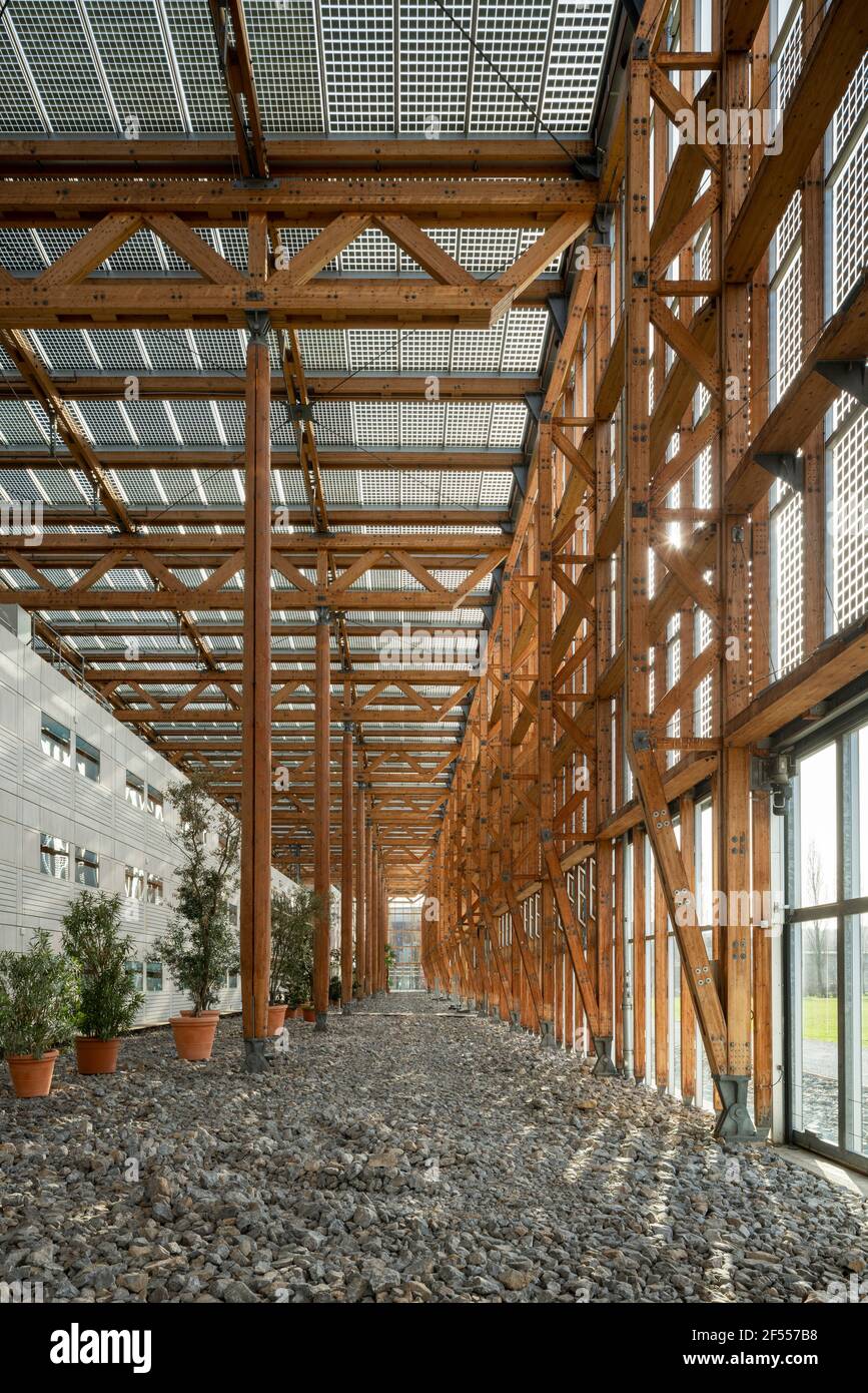 Herne, Akademie Mont-Cenis, Fortbildungsakademie des Landes Nordrhein-Westfalen, 1994 von dem Architekturbüro HHS Planer + Architekten AG und Jourda & Banque D'Images