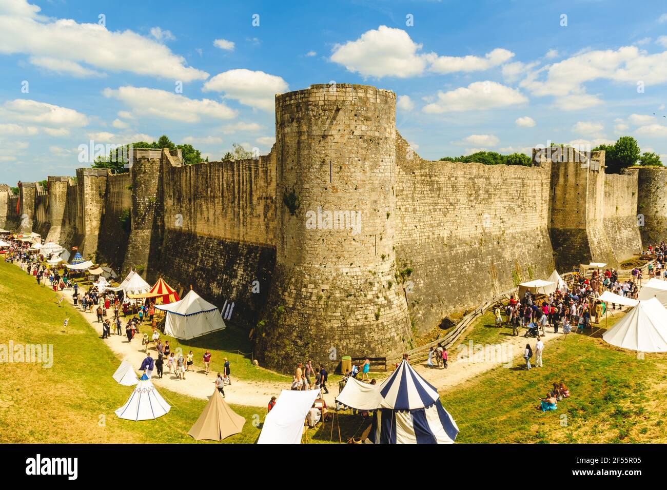 13 juin 2015: Le Festival médiéval de Provins a lieu dans la ville de provins à la mi-juin depuis 1984, est le plus grand de france. Provins est une UNESCO Banque D'Images