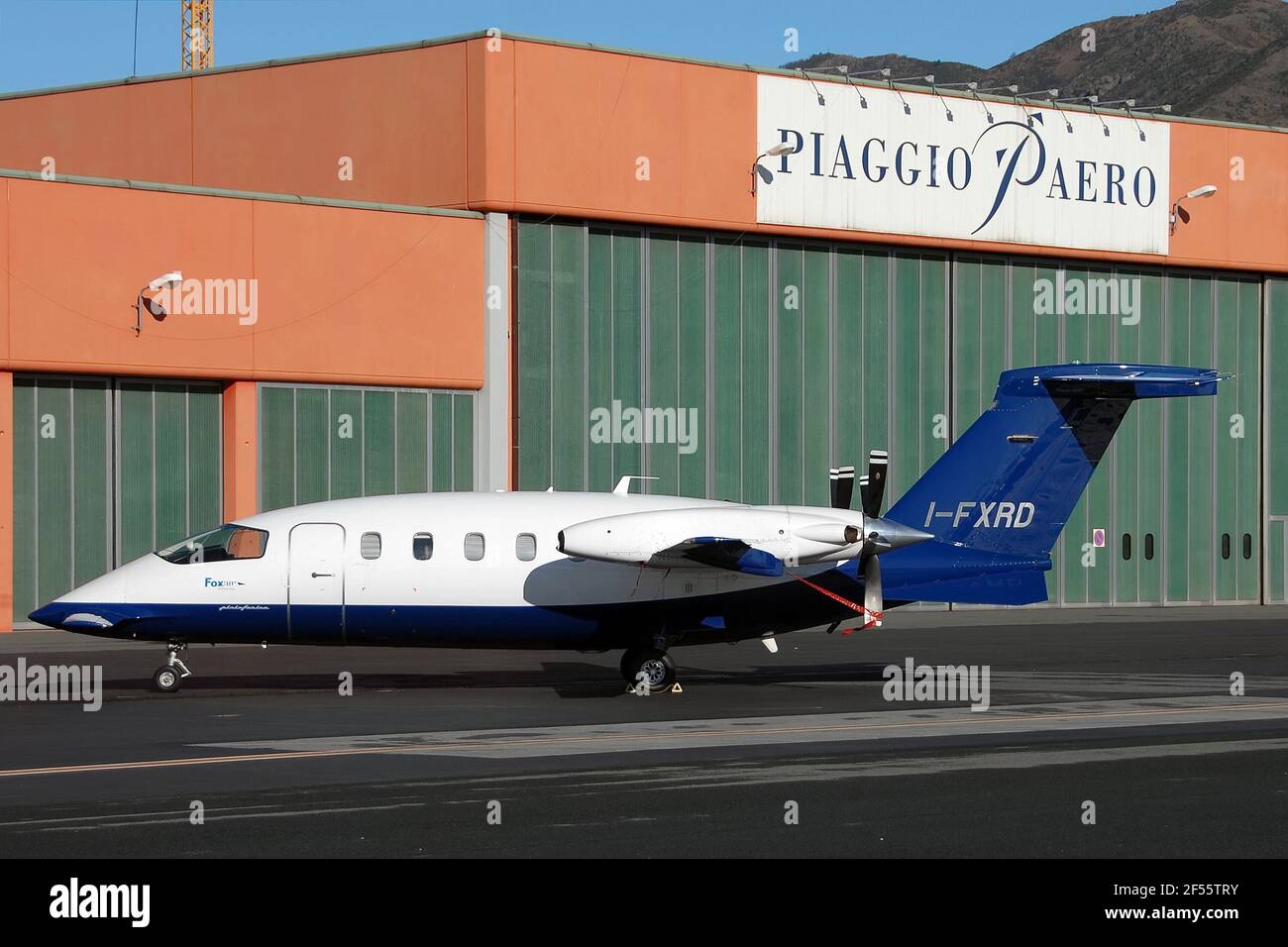 Avions génériques - I-FXRD, Foxair, Piaggio P-180 Avanti Photo Stock - Alamy