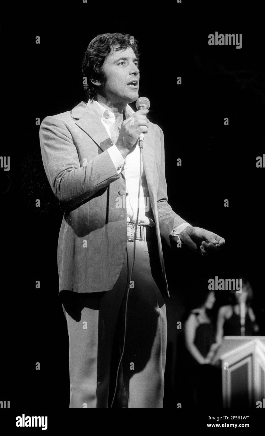 Où Se Trouve La Tombe De Sacha Distel