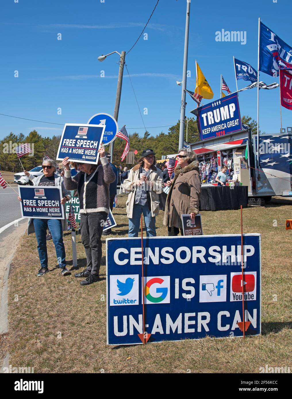 Un rassemblement contre la censure à Cape Cod, aux États-Unis. Combattre la censure hors du lot. Banque D'Images