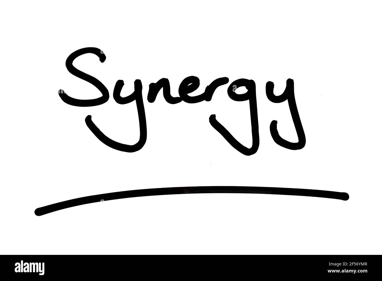 Synergy, manuscrit sur fond blanc. Banque D'Images