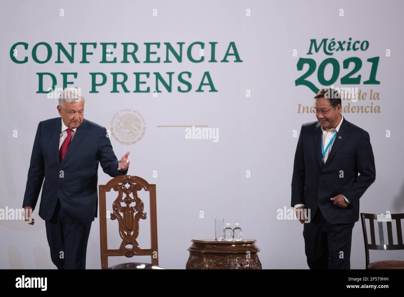 Non exclusif: MEXICO, MEXIQUE - MARS 24: Le Président bolivien Luis Arce Catacora offre une conférence de presse lors de sa réunion à la Pissid du Mexique Banque D'Images