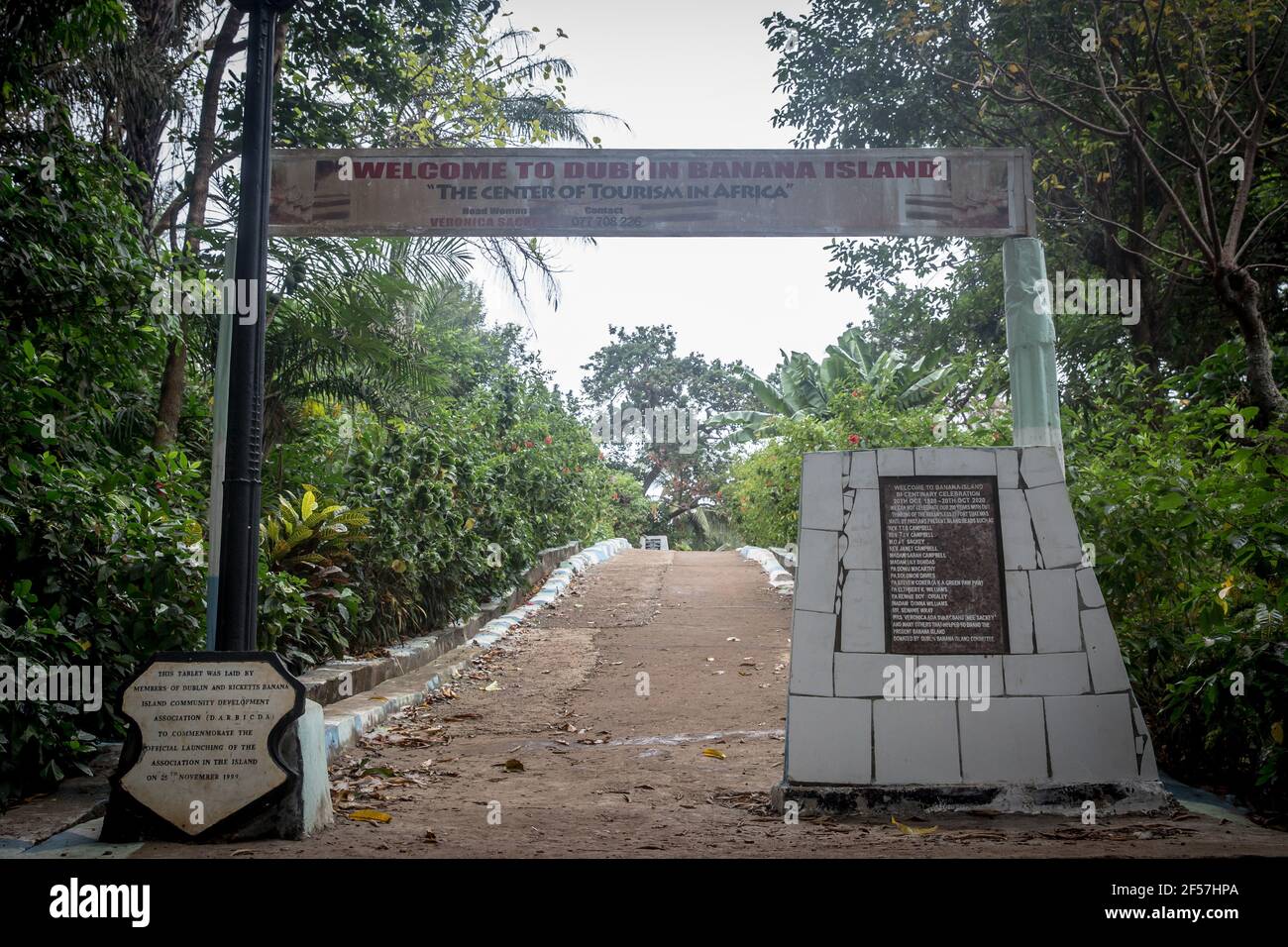 Dublin, Sierra Leone. 09e mars 2021. L'entrée principale des îles Banana.les îles Banana étaient autrefois un port de traite des esclaves. Ils sont maintenant à la maison de quelques centaines de personnes. Les îles Banana ont été relativement intactes par la guerre civile brutale en Sierra Leone et par la suite par l'épidémie d'Ebola. (Photo de Sally Hayden/SOPA Images/Sipa USA) crédit: SIPA USA/Alay Live News Banque D'Images