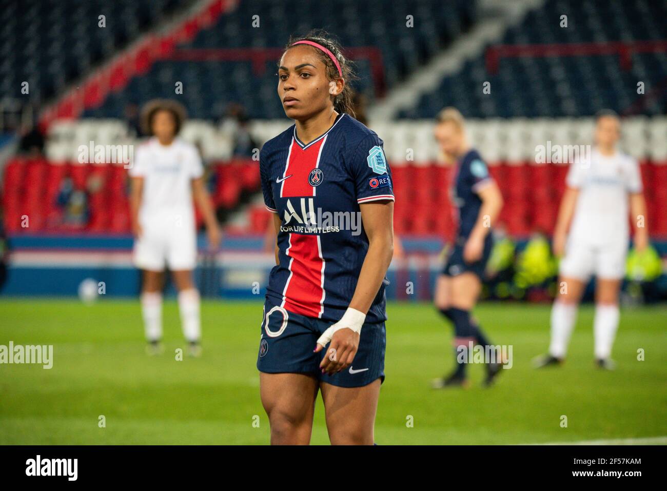 Perle Morroni de Paris Saint Germain réagit lors de l'UEFA Women's Champions League, quart de finale, match de football de 1ère jambe entre Paris Saint-Germain et Olympique Lyonnais le 24 mars 2021 au stade du Parc des Princes à Paris, France - photo Melanie Laurent / A2M Sport Consulting / DPPI Banque D'Images
