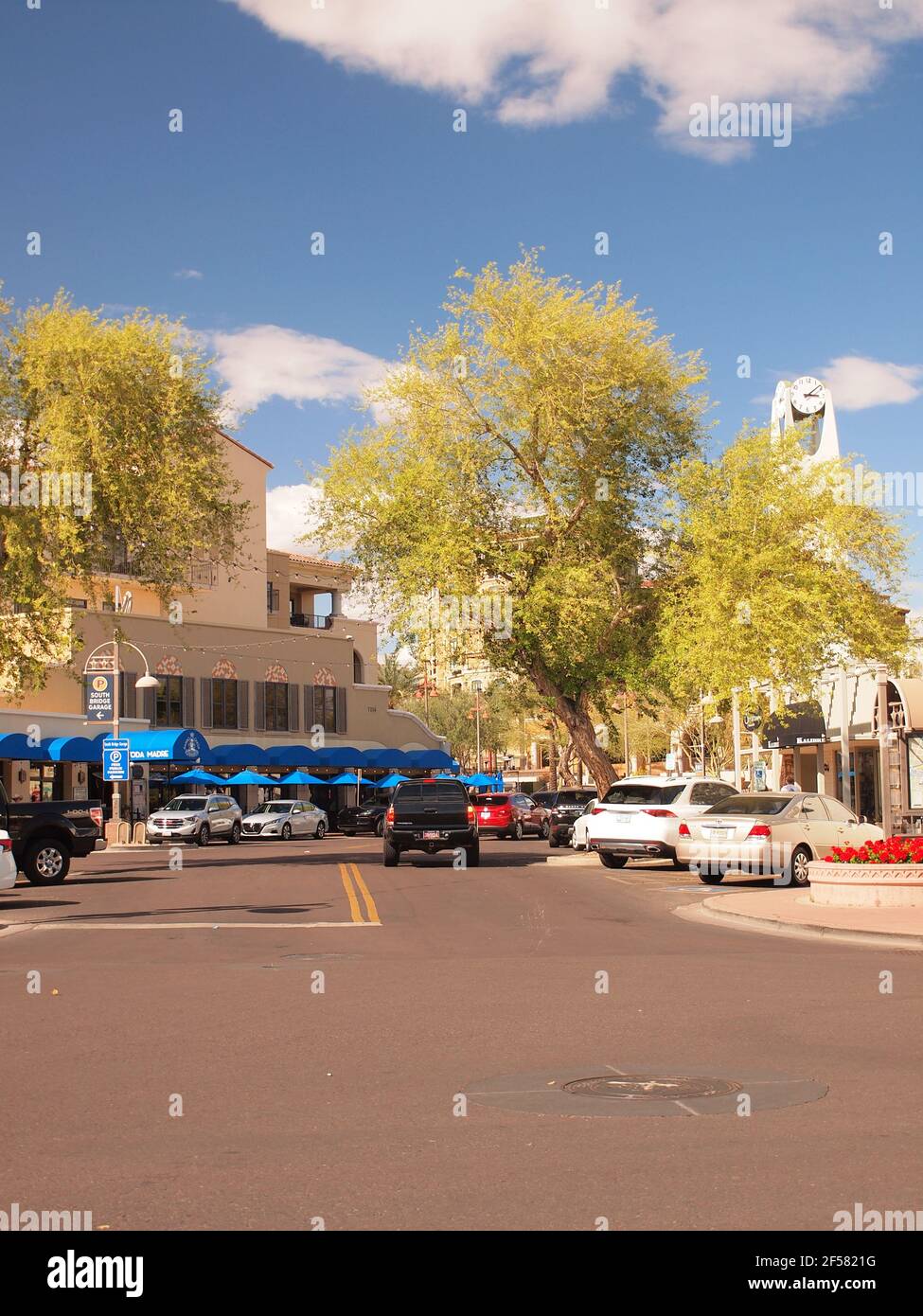 Images variées du centre-ville de Scottsdale, dans le quartier Arizona connu sous le nom de Old Town Scottsdale. Les entreprises et les restaurants haut de gamme modernes abondent Banque D'Images