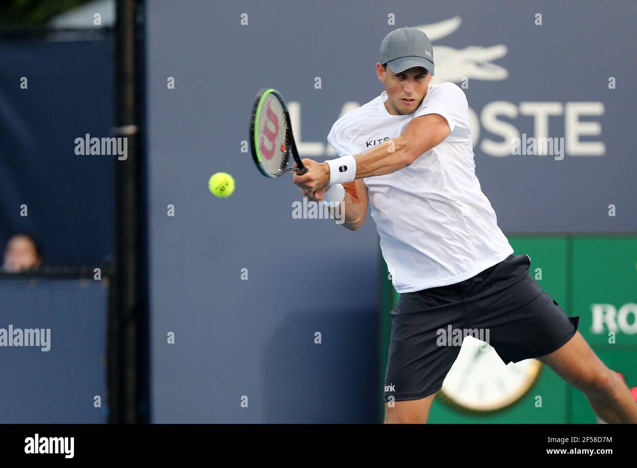 Miami Gardens, Floride, États-Unis. 24 mars 2021. Vasek Pospisil vu jouer le jour 3 de l'Open de Miami le 24 mars 2021 au Hard Rock Stadium à Miami Gardens, Floride personnes: Vasek Pospisil crédit: Hoo Me/Media Punch/Alay Live News Banque D'Images