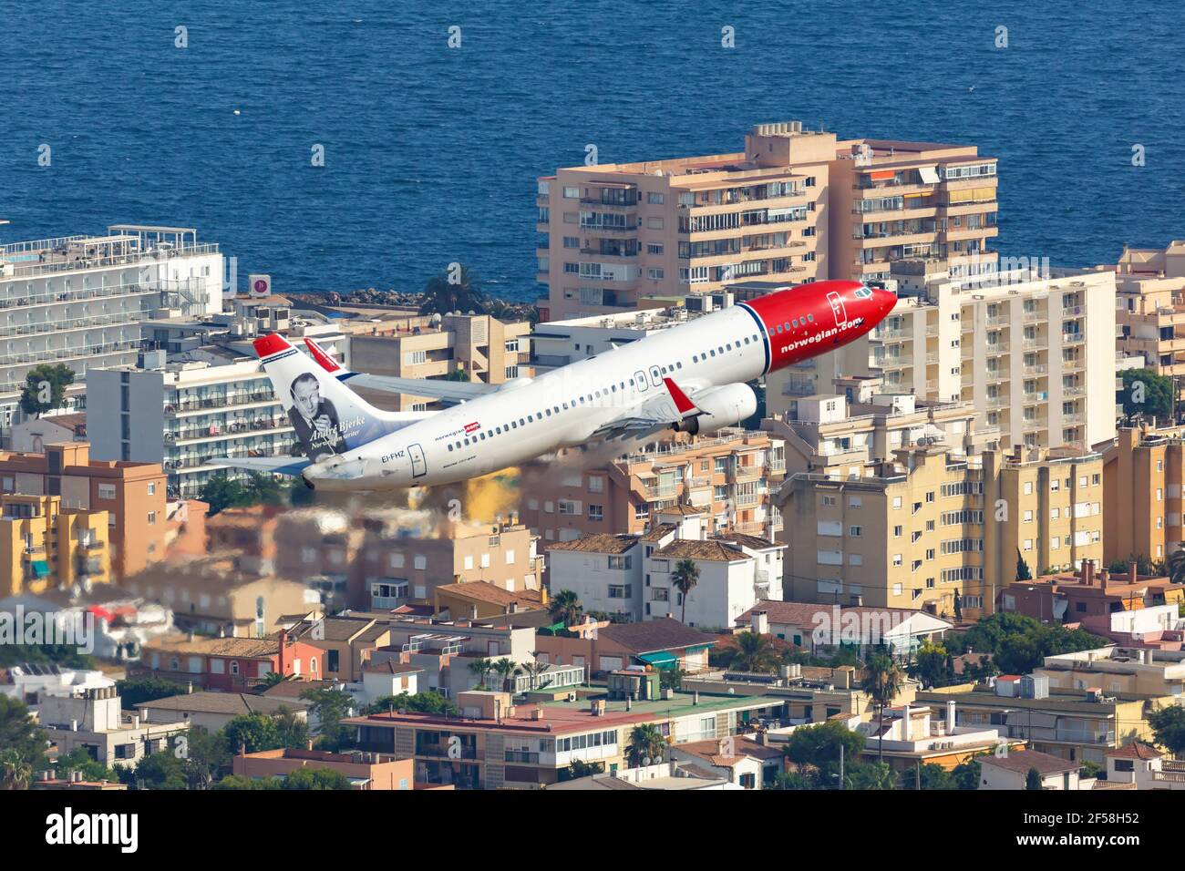 Palma de Mallorca, Espagne - 21 juillet 2018 : photo aérienne d'un Boeing B737-800 norvégien qui s'envolera à l'aéroport de Palma de Majorque en Espagne. Banque D'Images