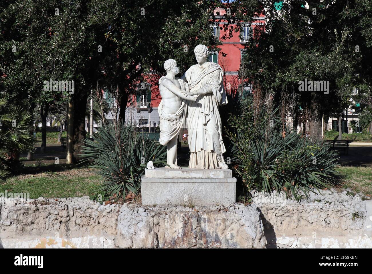 Napoli - Fontana di Lucio Papirio dans la villa comunale Banque D'Images