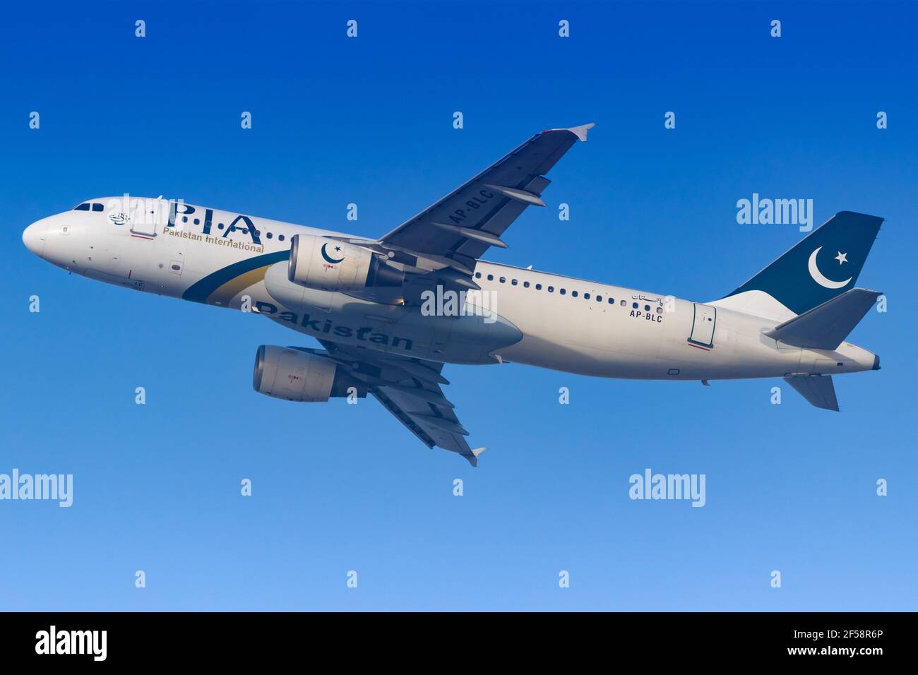 Dubaï, Émirats arabes Unis – 21. Février 2018: Pakistan International Airlines Airbus A320 à l'aéroport international de Dubaï (DXB) dans l'United Arab E Banque D'Images