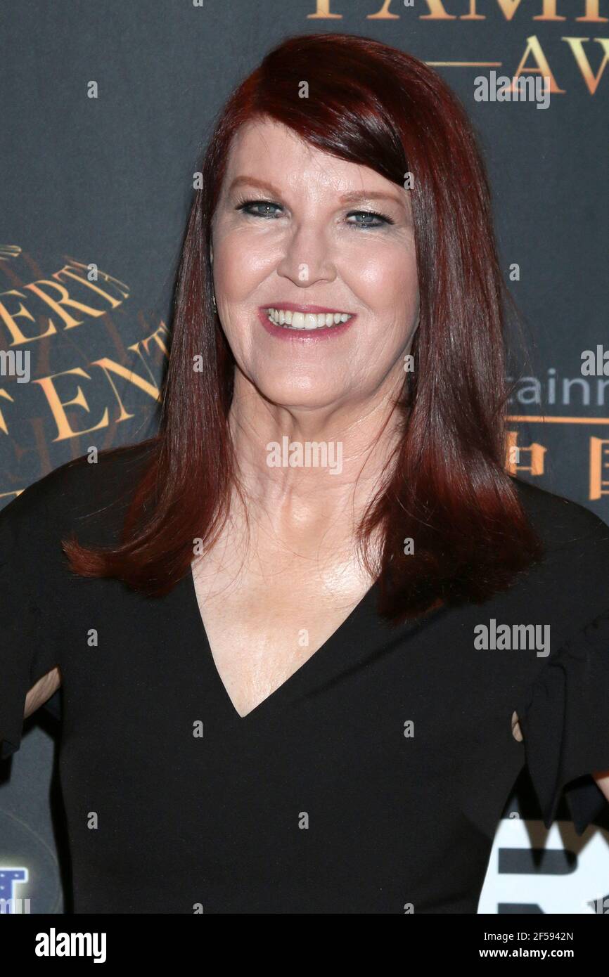 LOS ANGELES - 24 MARS : Kate Flannery au 14e Family film Awards à l'hôtel Universal Hilton le 24 mars 2021 à Universal City, CA Banque D'Images