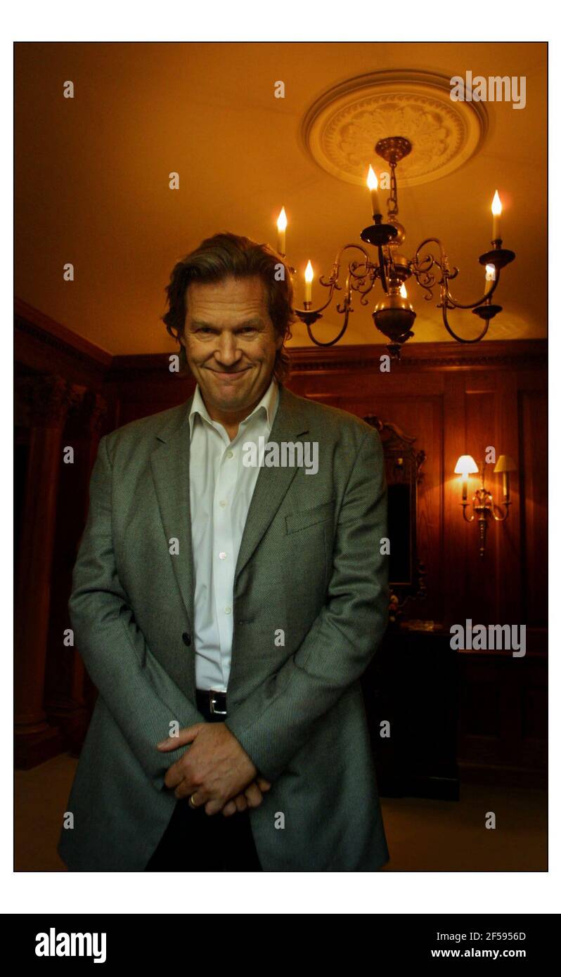 Jeff Bridges à Londres pour promouvoir son dernier film K-PAX, dans le Dorchester Hotel.pic David Sandison 22/11/2001 Banque D'Images