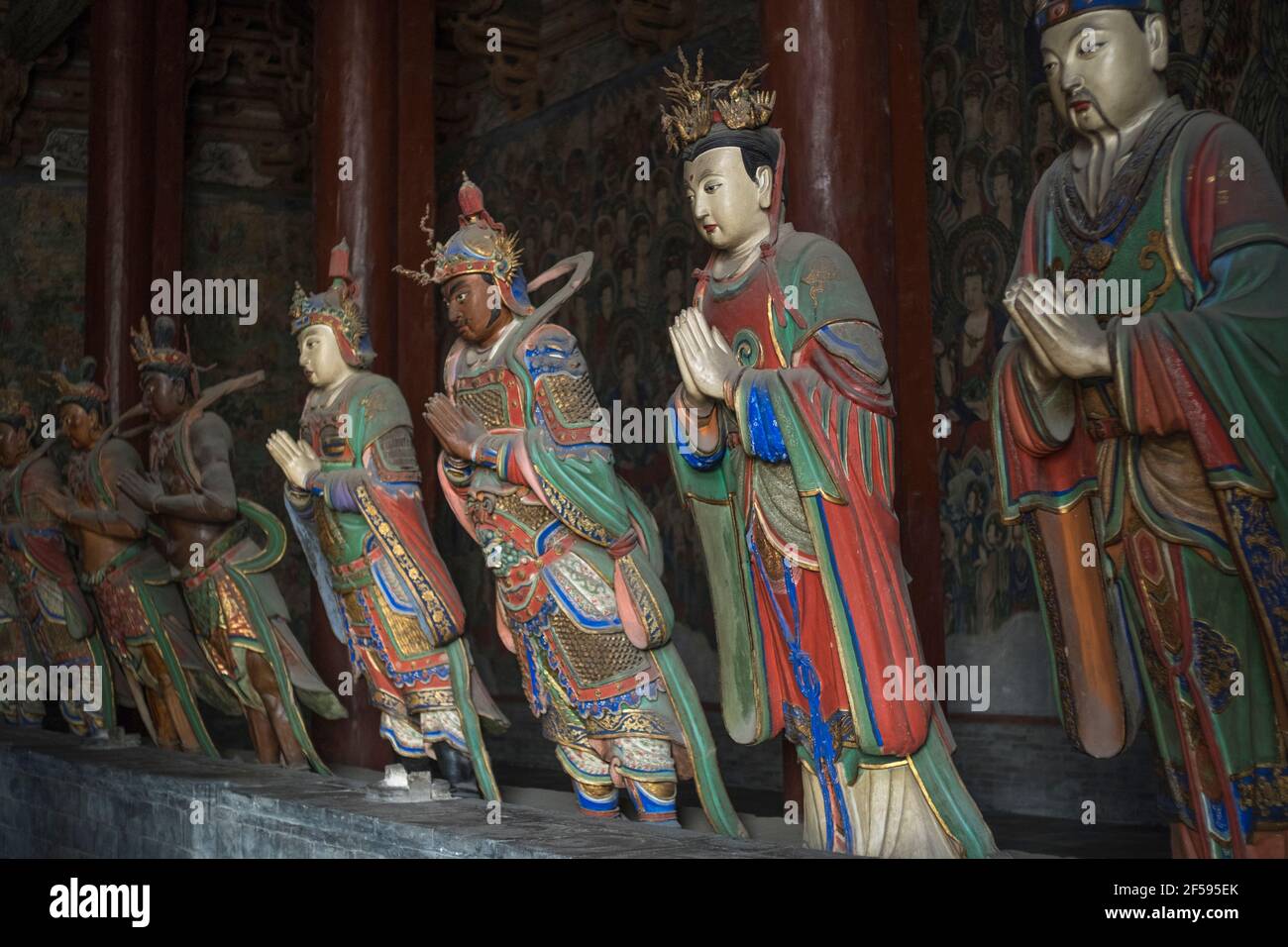 Partie de 20 statues de divinité au Mahavira Hall dans le temple de Huayan ou au monastère de Huayan à Datong, province du Shanxi en Chine. Banque D'Images