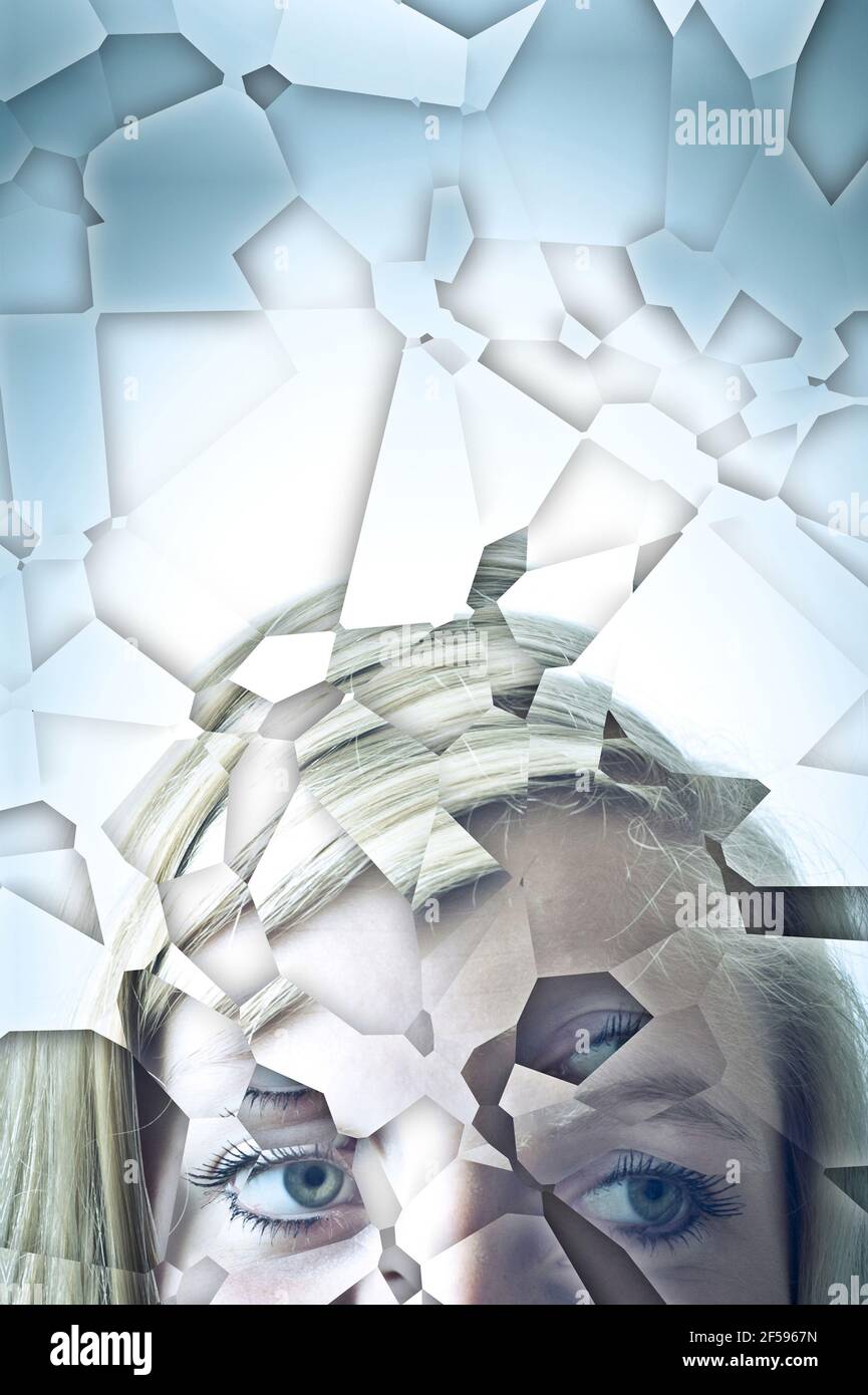 portrait créatif fragmenté d'une jeune femme blonde Banque D'Images