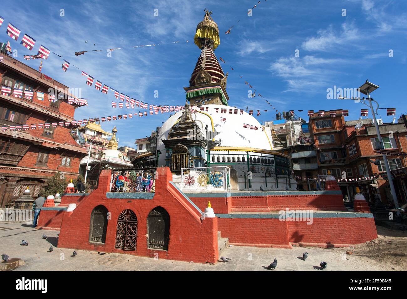 Kathesimbhu stupa, c'est stupa bouddhiste situé dans la vieille ville de Katmandou, Népal Banque D'Images