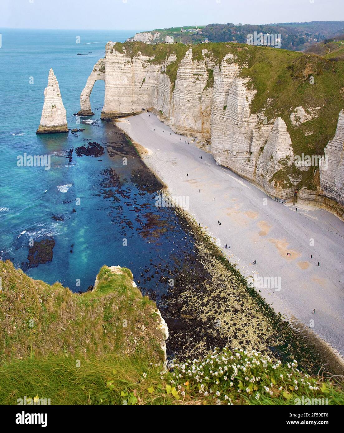 Vue sur la porte d’aval, côté ouest, près d’Étretat Banque D'Images