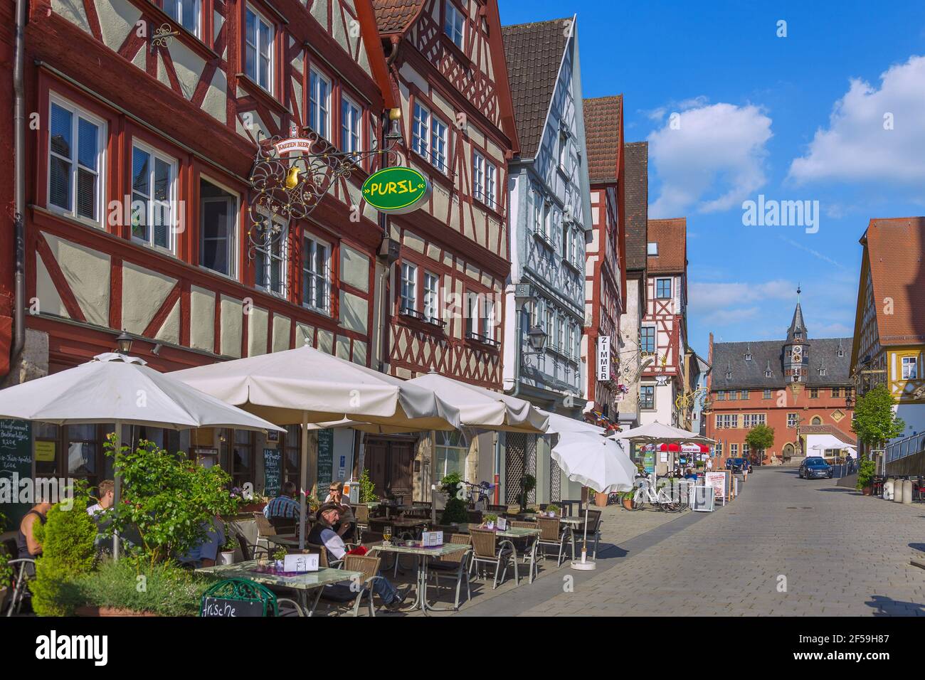 Géographie / Voyage, Allemagne, Ochsenfurt, rangée de maisons à colombages à la rue principale, nouvel hôtel de ville, droits-supplémentaires-dégagement-Info-non-disponible Banque D'Images
