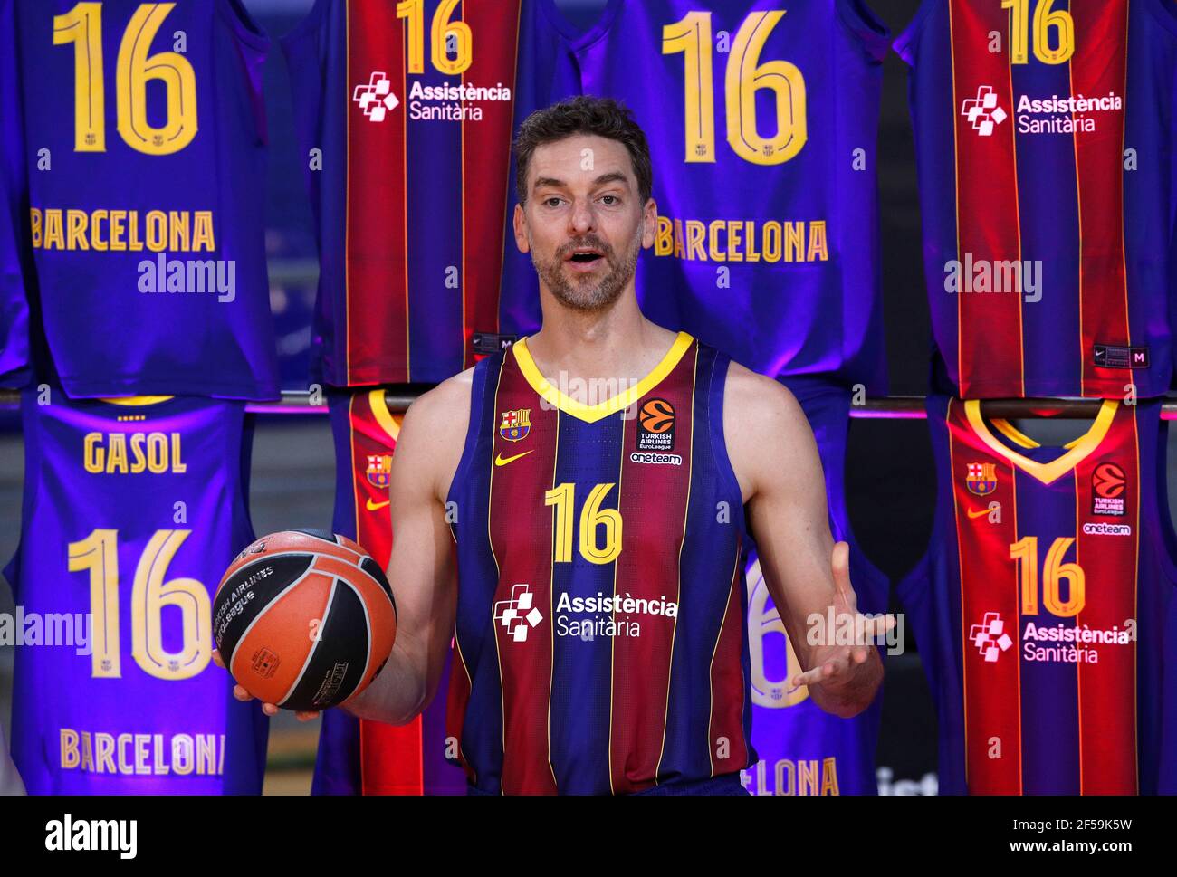 Basketball | Section | Kits | categories | Barça Store
