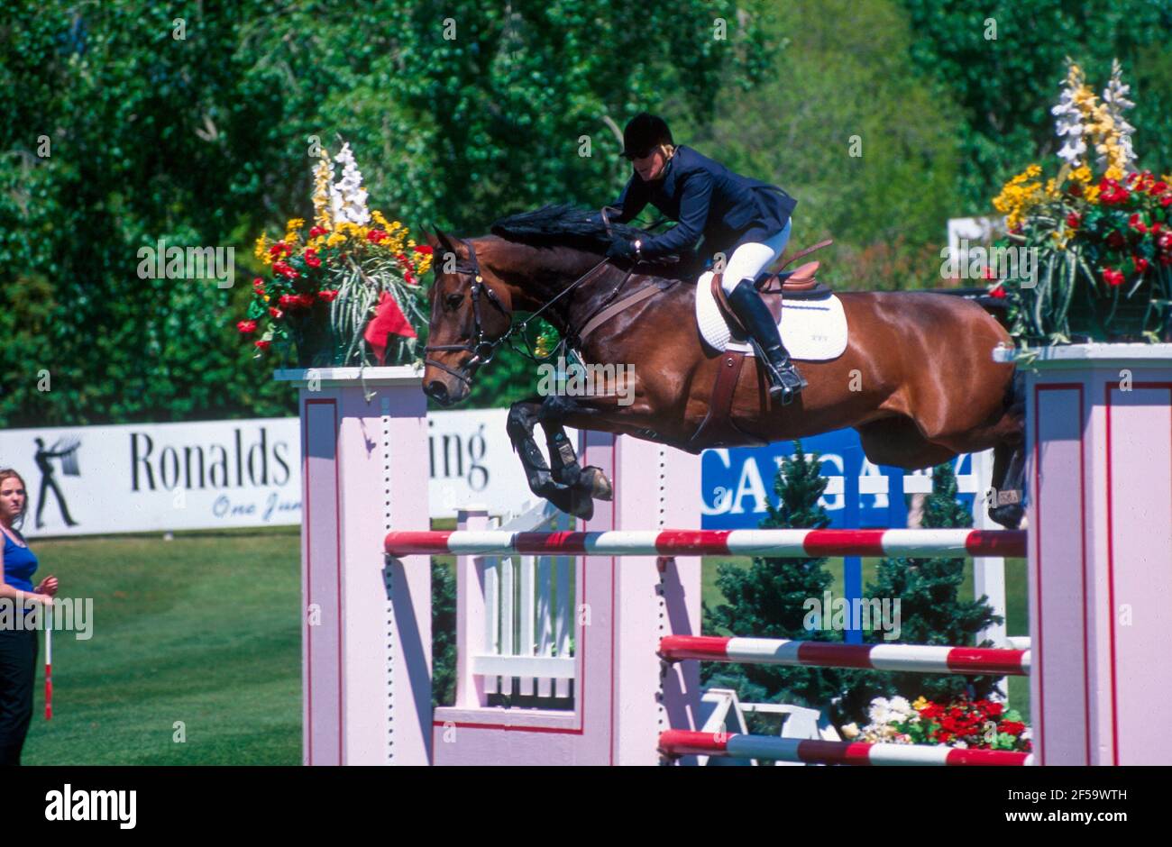 The National, Spruce Meadows, juin 2001, Gail Greenough (CAN) à cheval Lesandra, Akita Drilling Cup Banque D'Images