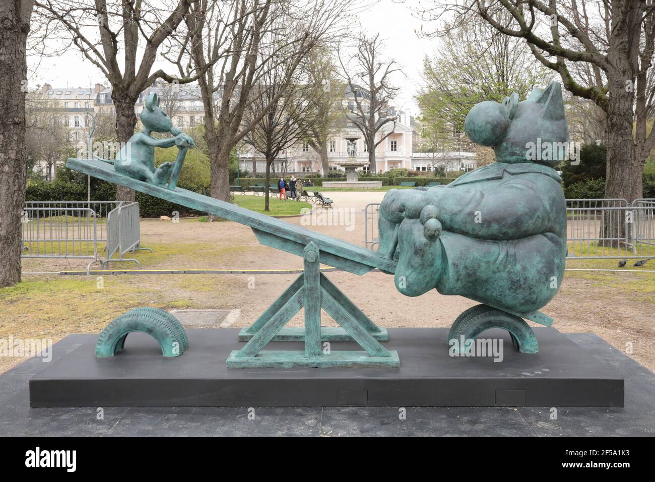 LE CHAT DE PHILIPPE GELUCK VINGT SCULPTURES SUR LES CHAMPS ELYSÉES ...