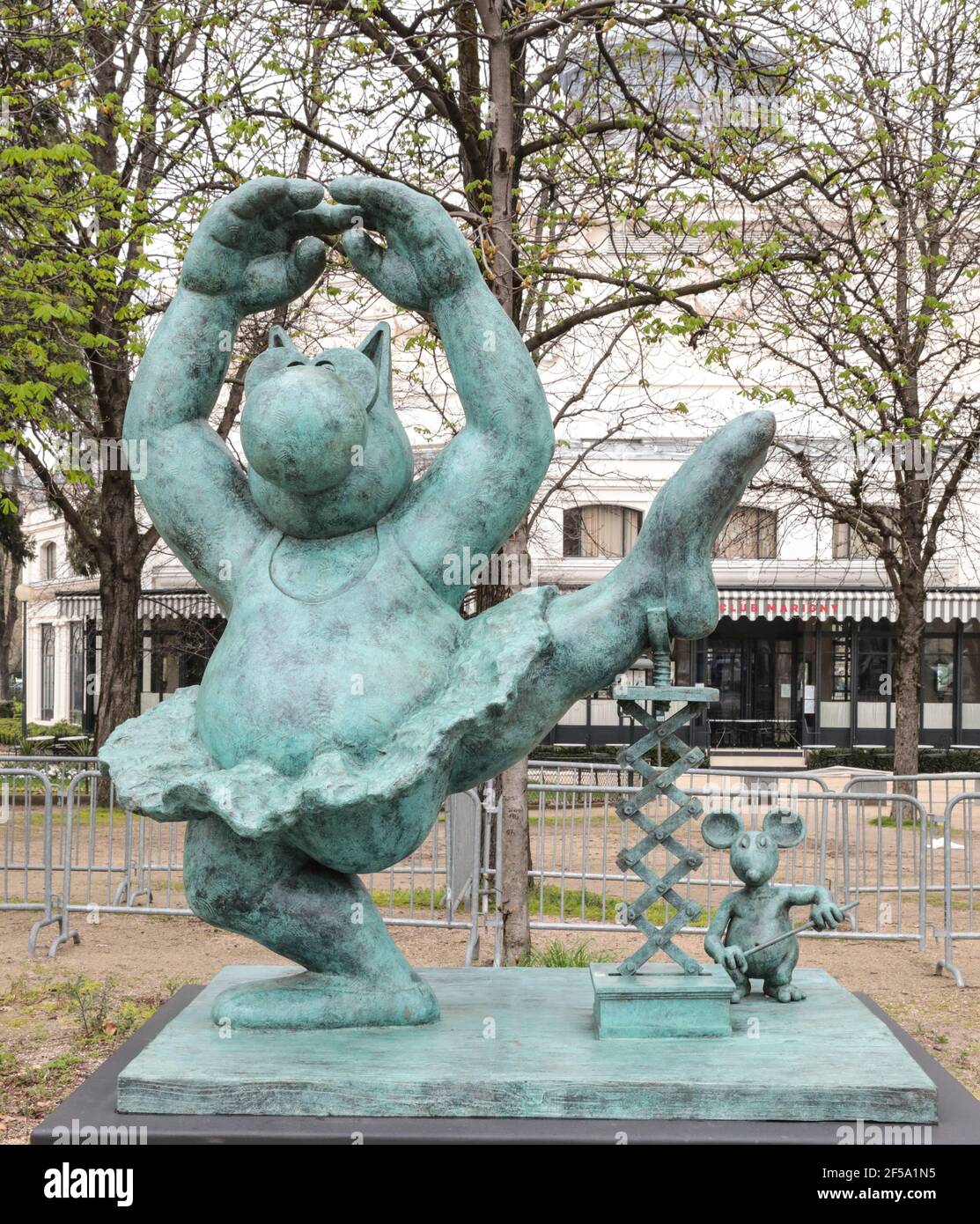 LE CHAT DE PHILIPPE GELUCK VINGT SCULPTURES SUR LES CHAMPS ELYSÉES ...