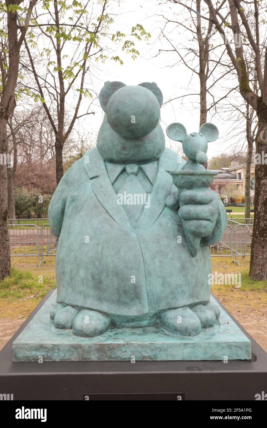 LE CHAT DE PHILIPPE GELUCK VINGT SCULPTURES SUR LES CHAMPS ELYSÉES, PARIS Banque D'Images