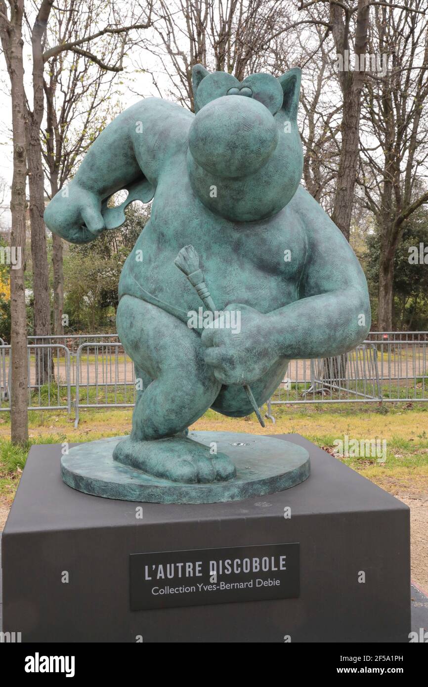 LE CHAT DE PHILIPPE GELUCK VINGT SCULPTURES SUR LES CHAMPS ELYSÉES, PARIS Banque D'Images