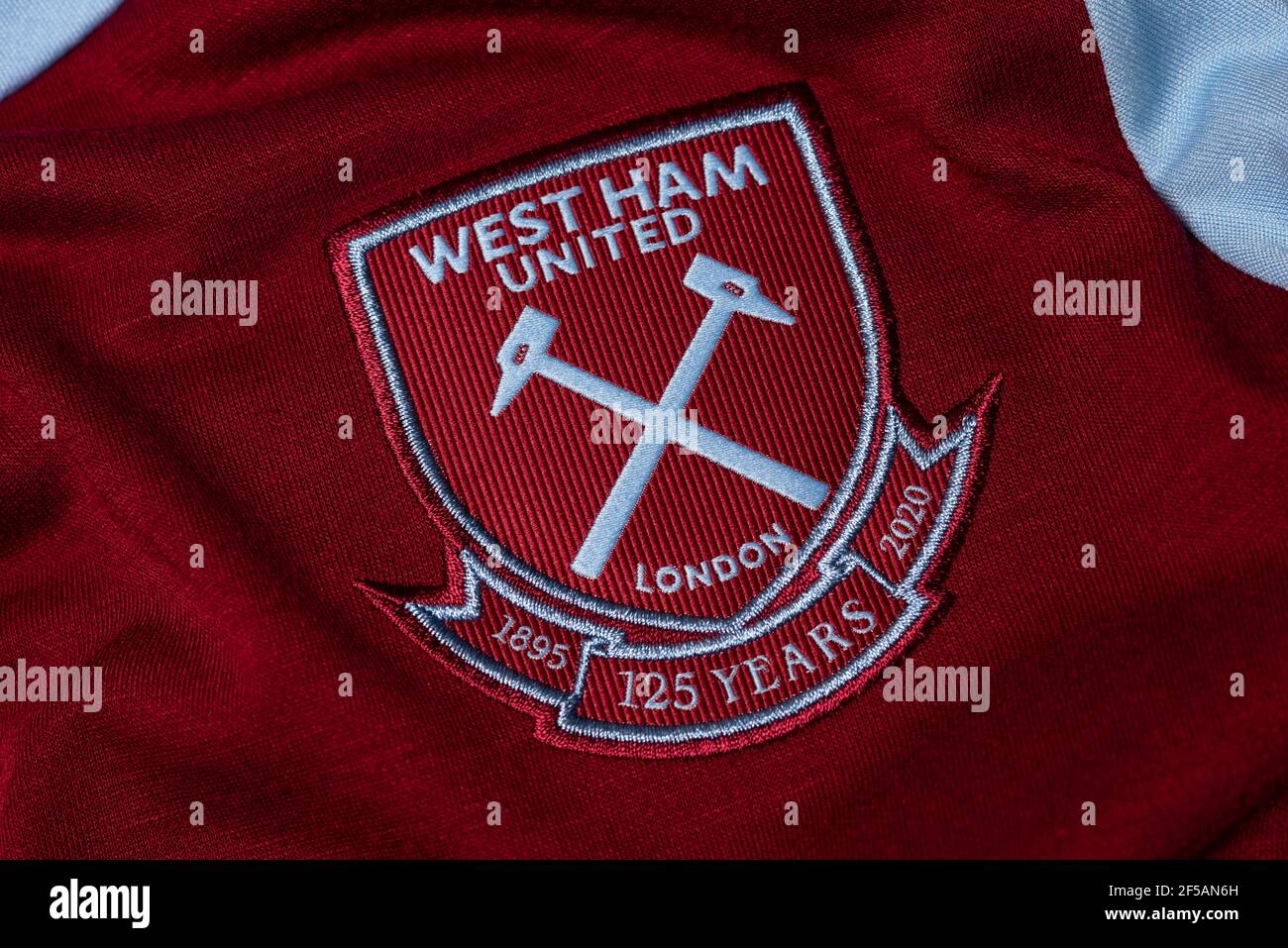 Gros plan du maillot West Ham United FC 2020/21 Banque D'Images